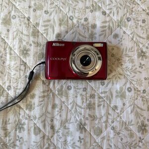 Nikon Coolpix L22 Digital Camera